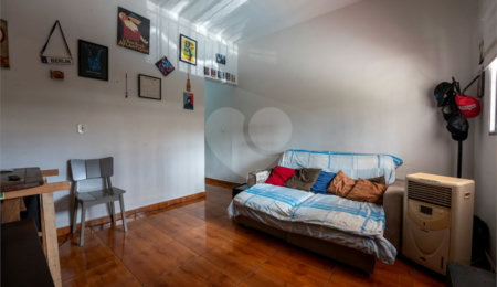 Casa de Vila à venda com 3 quartos, sendo 1 suíte,  em Vila Pompéia, São Paulo, SP