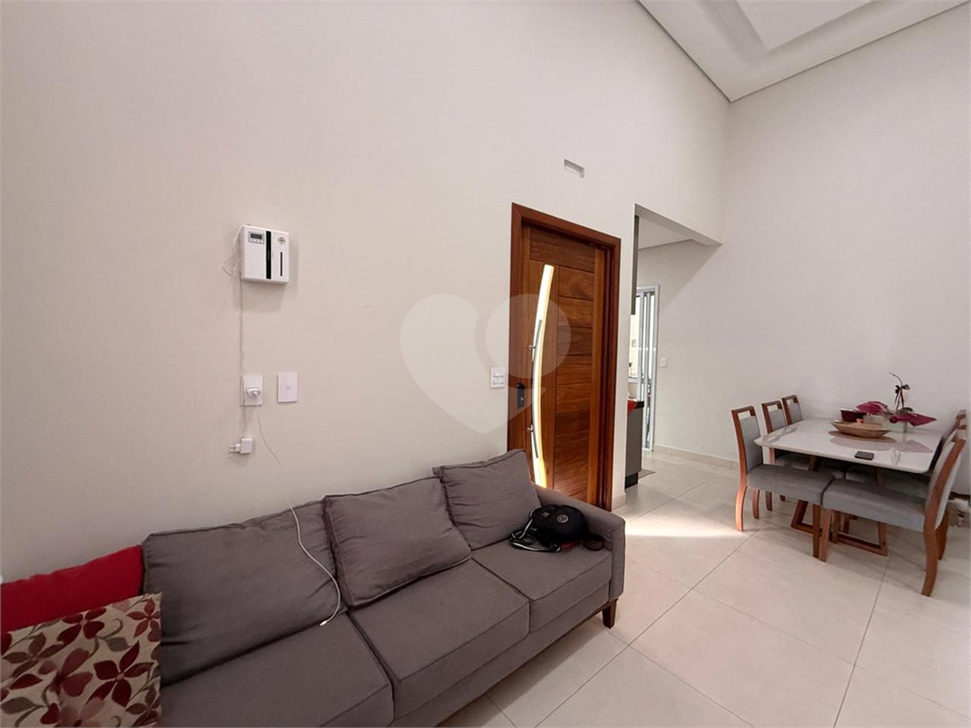 Casa à venda com 3 quartos, sendo 1 suíte, no condomínio Vila Rica, Indaiatuba - SP