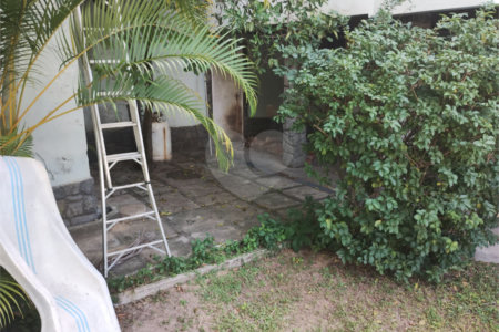 Casa à venda com 5 quartos, sendo 3 suítes, no condomínio Vilarejo, Rio de Janeiro - RJ