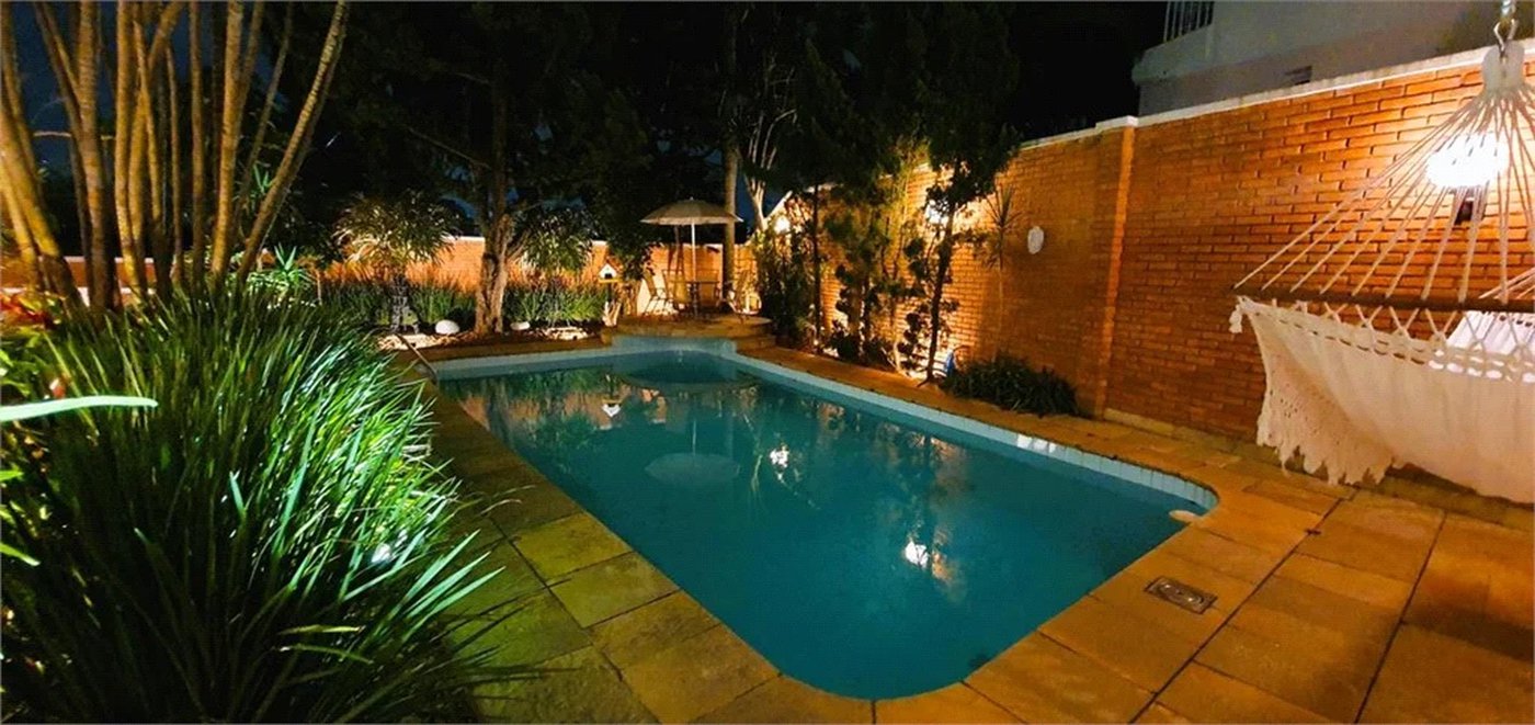 Casa à venda com 5 suítes em Jardim Leonor, São Paulo, SP
