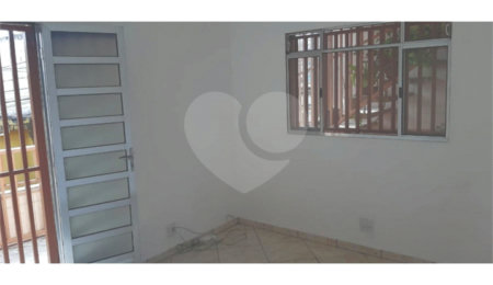 Casa à venda com 4 quartos, sendo 1 suíte,  no condomínio Travessa Américo Bologna,46, São Paulo - SP