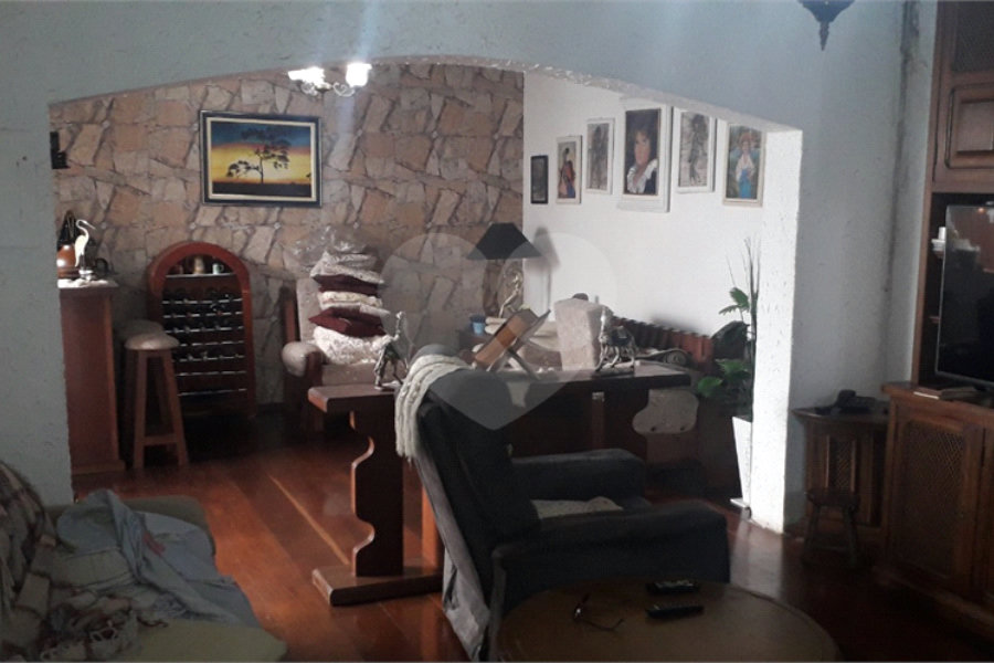 Casa à venda com 3 quartos em Jardim Regina, São Paulo, SP