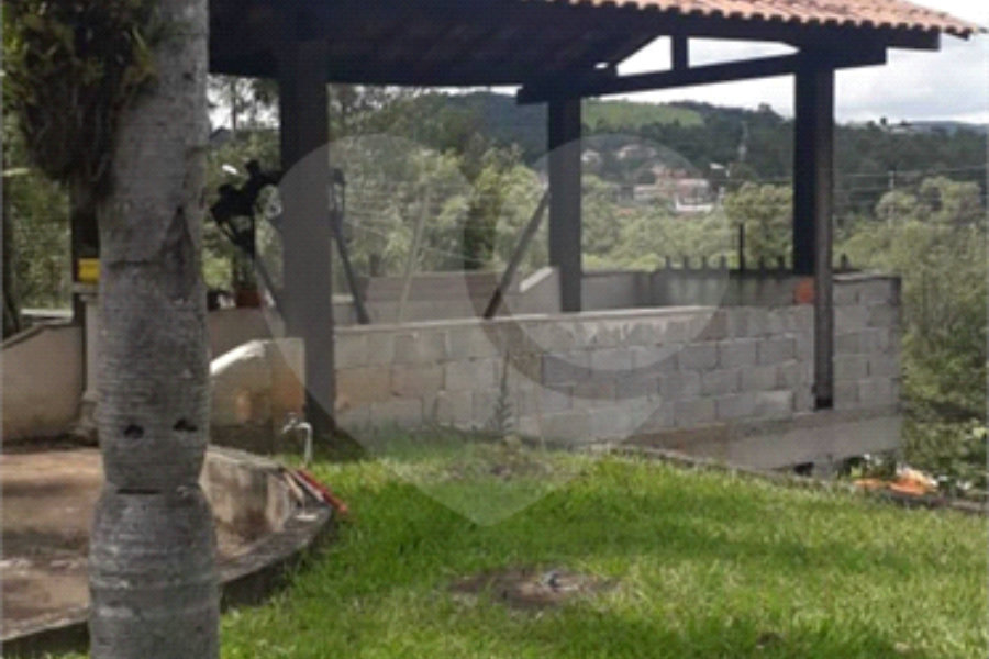 Casa à venda com 4 quartos, sendo 2 suítes, no condomínio Gleba II, Mairiporã - SP