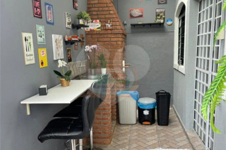 Sobrado à venda com 4 quartos, sendo 1 suíte,  em Jardim Las Vegas, Santo André, SP