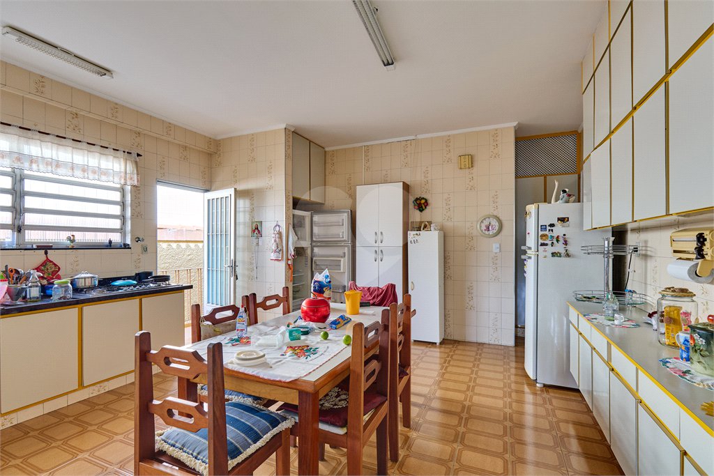 Casa de Vila à venda com 4 quartos, sendo 3 suítes,  em Alto da Boa Vista, São Paulo, SP