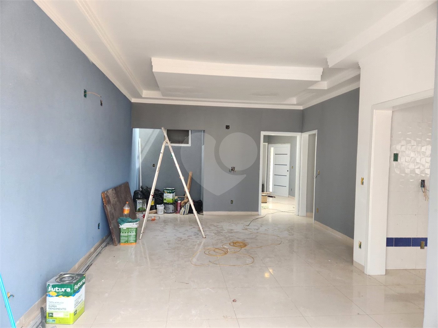 Casa à venda com 3 quartos, sendo 2 suítes, no condomínio Sollares, Araraquara - SP
