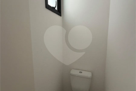 Sobrado à venda com 3 quartos, sendo 1 suíte, em Sítio da Figueira, São Paulo, SP