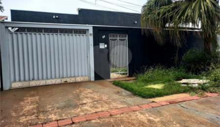 Casa à venda com 3 quartos, sendo 1 suíte,  em Vila Santa Catarina, Dourados, MS