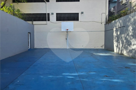 Casa à venda com 3 quartos, sendo 1 suíte, no condomínio Jconde de Irajá, São Paulo - SP