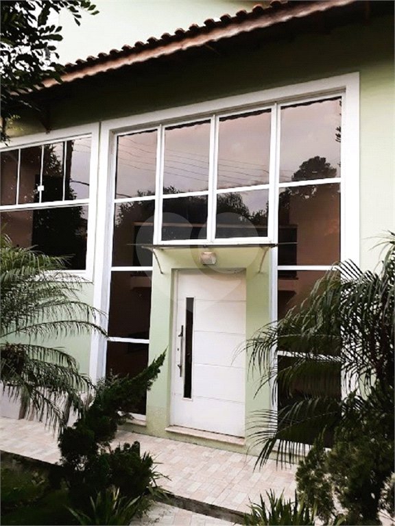 Sobrado à venda com 5 quartos, sendo 3 suítes, em Campos de Atibaia, Atibaia, SP