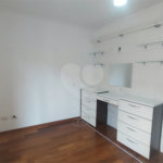 Casa para alugar com 3 quartos, sendo 1 suíte, no condomínio Santanna, São Paulo - SP