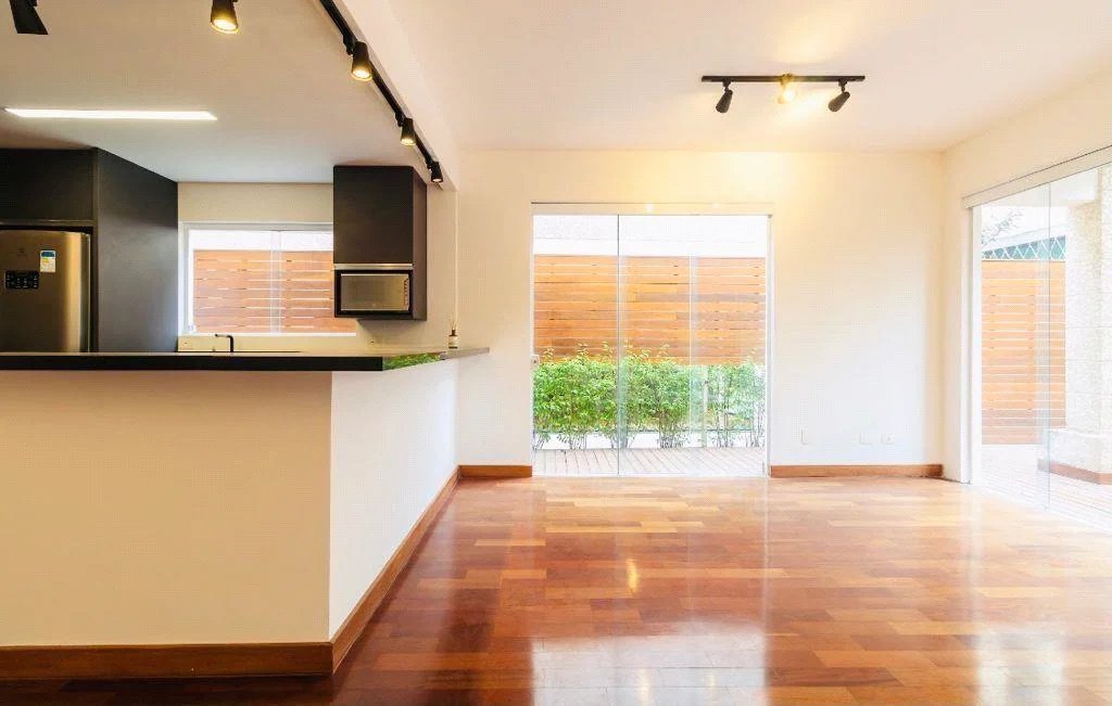 Casa à venda com 3 quartos, sendo 1 suíte,  no condomínio Reserva do Visconde, São Paulo - SP