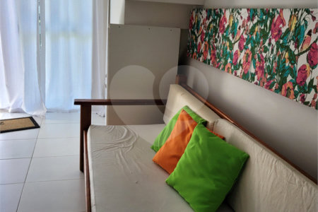 Apartamento à venda com 1 suíte em Taperapuan, Porto Seguro, BA