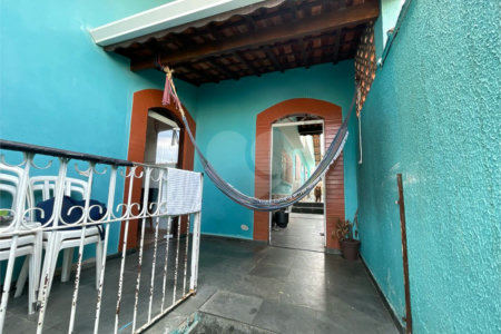 Casa à venda com 3 quartos, sendo 1 suíte, em Vila Júlia, Poá, SP