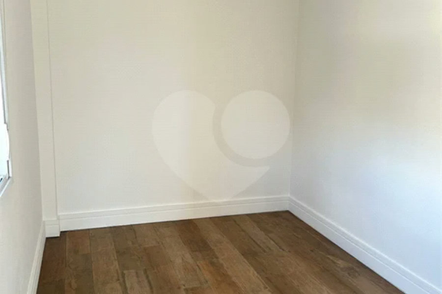 Casa à venda com 4 quartos, sendo 2 suítes, no condomínio Residencial Floresta, São Paulo - SP