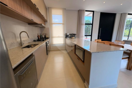 Casa à venda com 3 suítes no condomínio Helena Maria, Sorocaba - SP