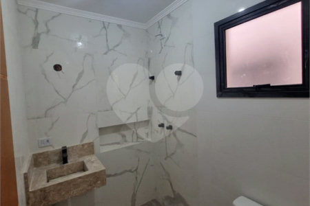Sobrado à venda com 3 quartos, sendo 1 suíte, em Vila Romero, São Paulo, SP