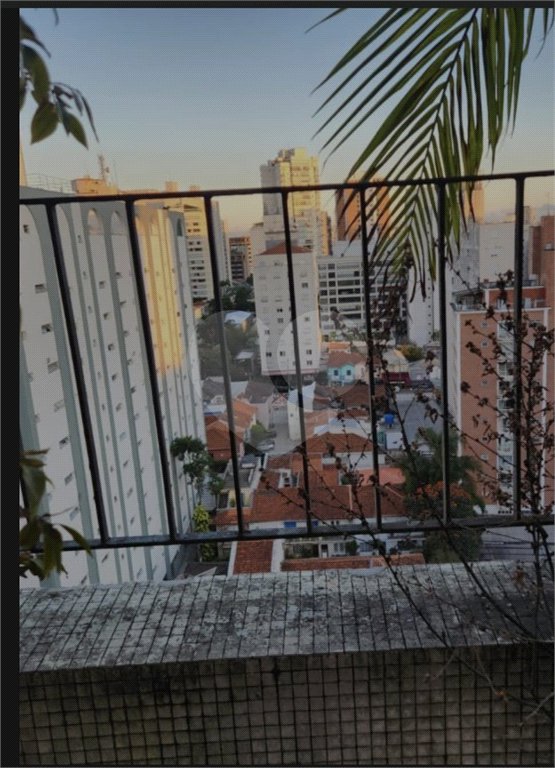 Apartamento à venda com 3 quartos, sendo 1 suíte, em Vila Mariana, São Paulo, SP