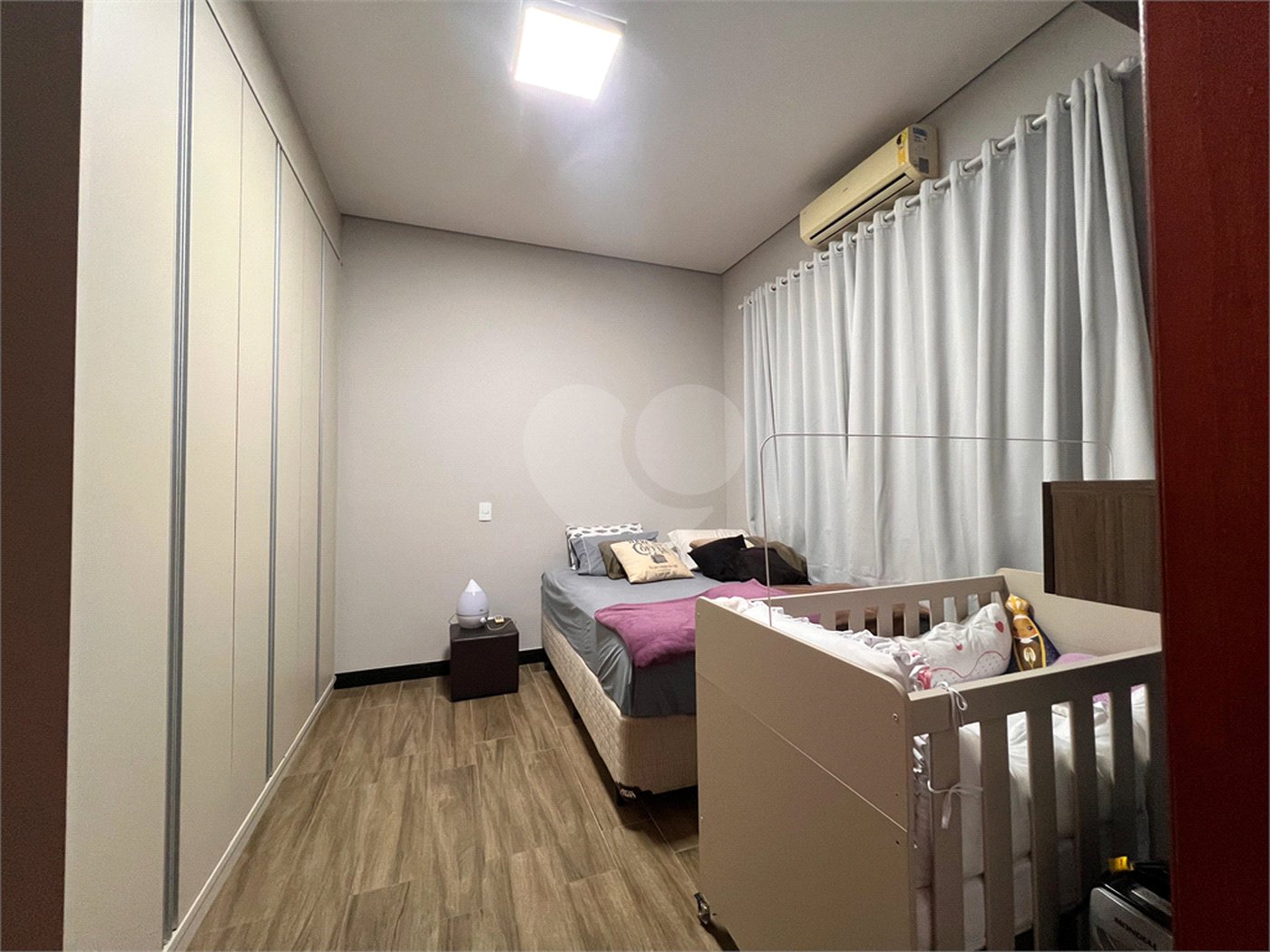 Casa à venda com 3 quartos, sendo 2 suítes, no condomínio Terras de Mont Serrat, Salto - SP