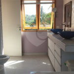 Casa à venda com 4 quartos, sendo 2 suítes, no condomínio Fazendinha Chácara Vale do Rio Cotia, Carapicuíba - SP