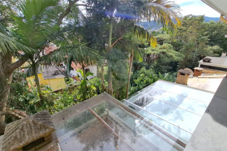 Casa à venda com 2 suítes no condomínio Village Palmas, São Paulo - SP