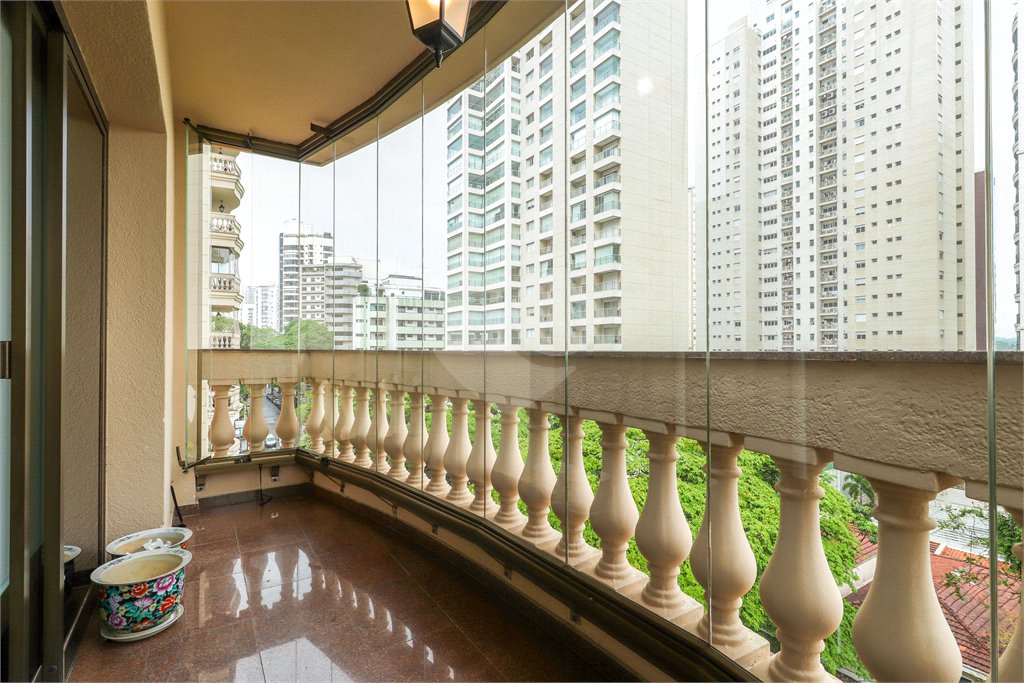Apartamento à venda com 4 quartos, sendo 3 suítes, em Campo Belo, São Paulo, SP
