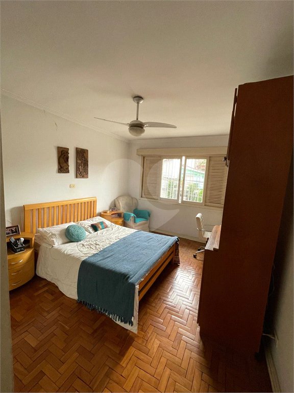 Sobrado de 120m² com 2 dormitórios, 2 vagas de garagem e próximo ao aeroporto.