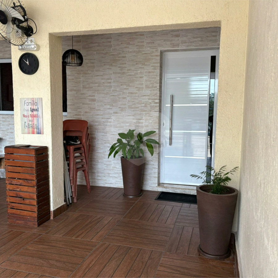 Oportunidade Casa Terrea e Ampla com 173 m² e Quintal e Área Gourmet JARDIM ARICANDUVA