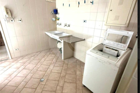 Casa à venda com 5 quartos, sendo 3 suítes,  em Jardim Leonor, São Paulo, SP