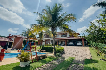 Casa à venda com 4 suítes no condomínio Monte Belo, Salto - SP