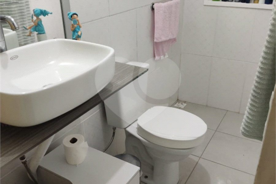 Casa à venda com 3 quartos, sendo 2 suítes, no condomínio Residencial Jardim Lago da Cantareira, Mairiporã - SP