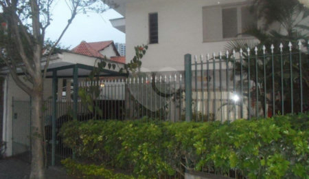 Sobrado à venda com 4 quartos, sendo 1 suíte,  em Jardim Franca, São Paulo, SP