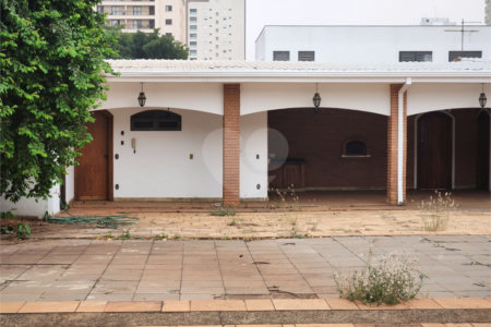 Sobrado à venda ou para alugar com 4 quartos, sendo 2 suítes, no Centro, Araraquara, SP