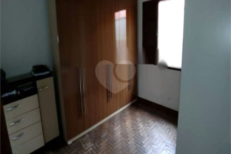 Sobrado à venda com 4 quartos, sendo 1 suíte, em Vila Constança, São Paulo, SP