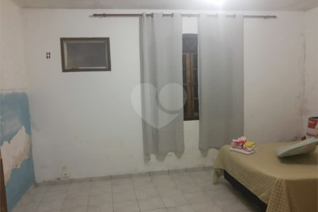 Sobrado à venda com 2 quartos, sendo 1 suíte, em Jardim Umarizal, São Paulo, SP