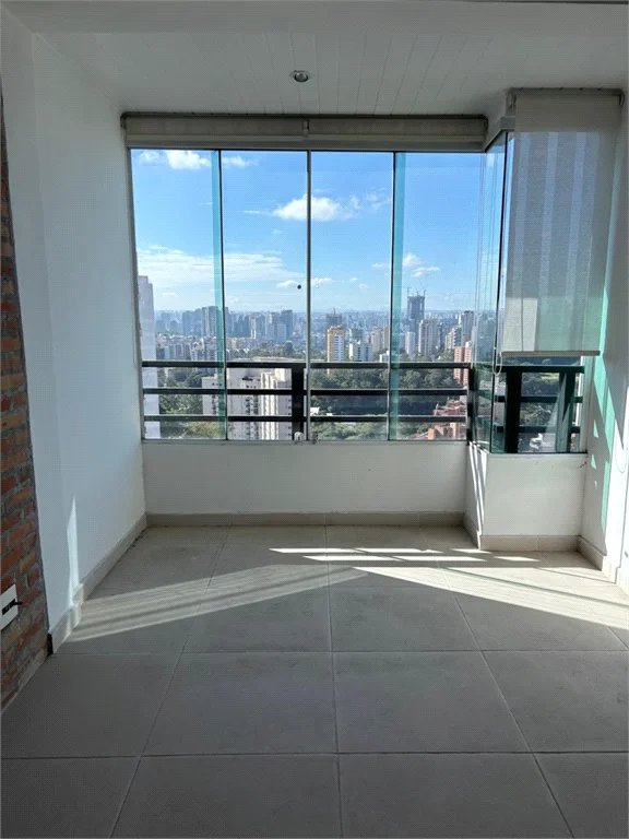 Cobertura à venda com 3 quartos, sendo 1 suíte, em Vila Andrade, São Paulo, SP