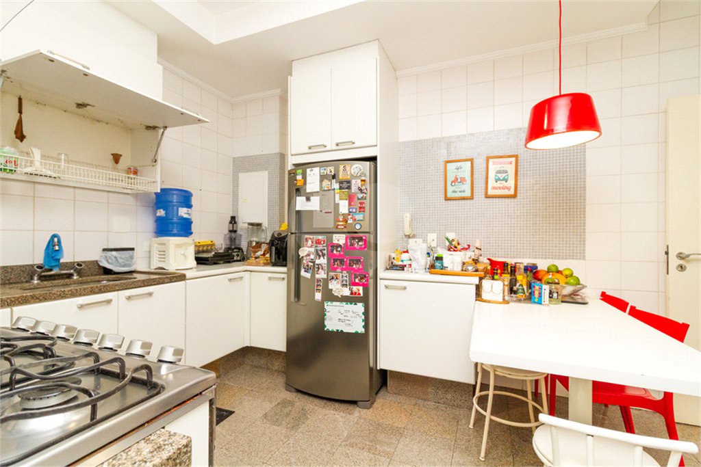 Apartamento à venda com 3 quartos, sendo 1 suíte, em Santa Cecília, São Paulo, SP