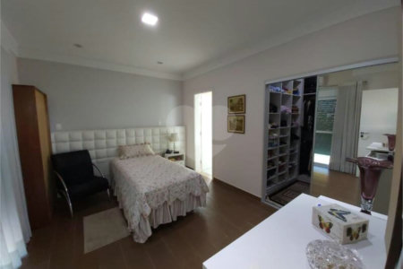 Casa à venda com 4 suítes no condomínio Aldeia da Serrinha, Sorocaba - SP