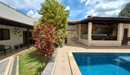 Casa Térrea à venda com 3 quartos, sendo 1 suíte,  em Jardim Bandeirantes, Sorocaba, SP