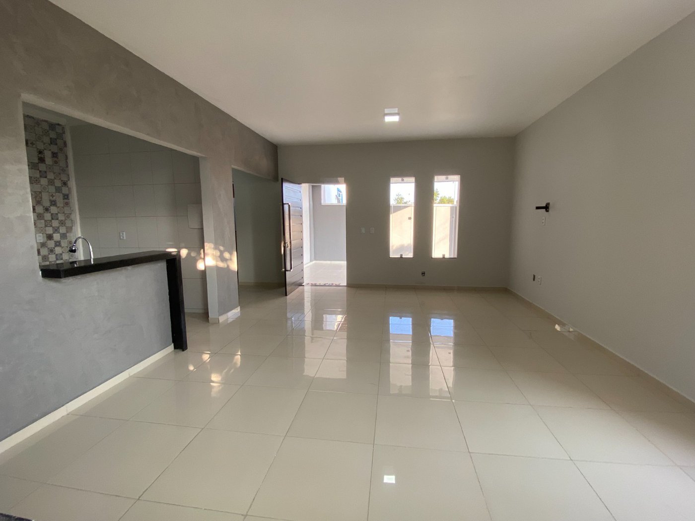 Casa à venda com 3 quartos, sendo 2 suítes, no condomínio PORTO LAGOA, Aquiraz - CE