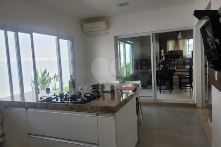 Casa à venda com 3 suítes no condomínio Village Saint Charbel, Araçoiaba da Serra - SP