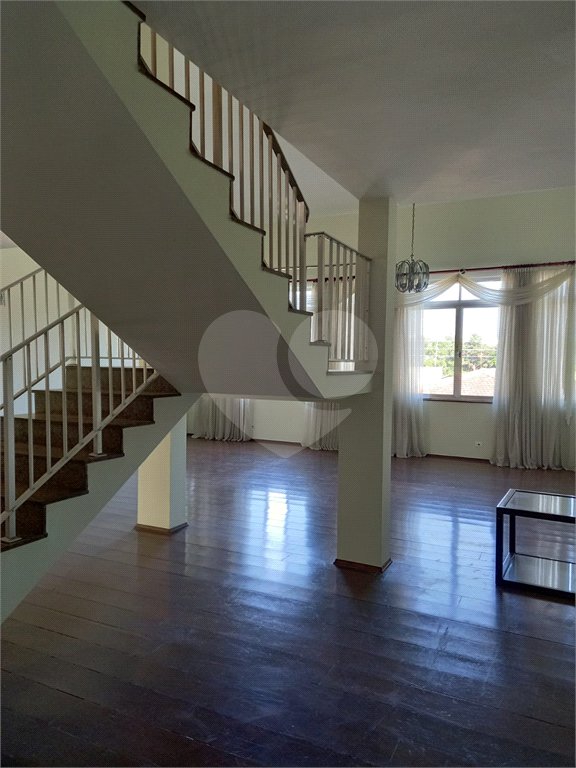 Sobrado à venda com 5 quartos, sendo 2 suítes,  em Tremembé, São Paulo, SP