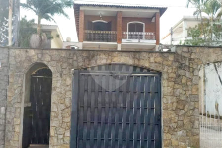 Sobrado à venda com 4 quartos, sendo 2 suítes, em Vila Mazzei, São Paulo, SP