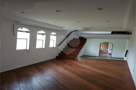Sobrado à venda com 3 quartos, sendo 1 suíte, em Vila Maria Alta, São Paulo, SP
