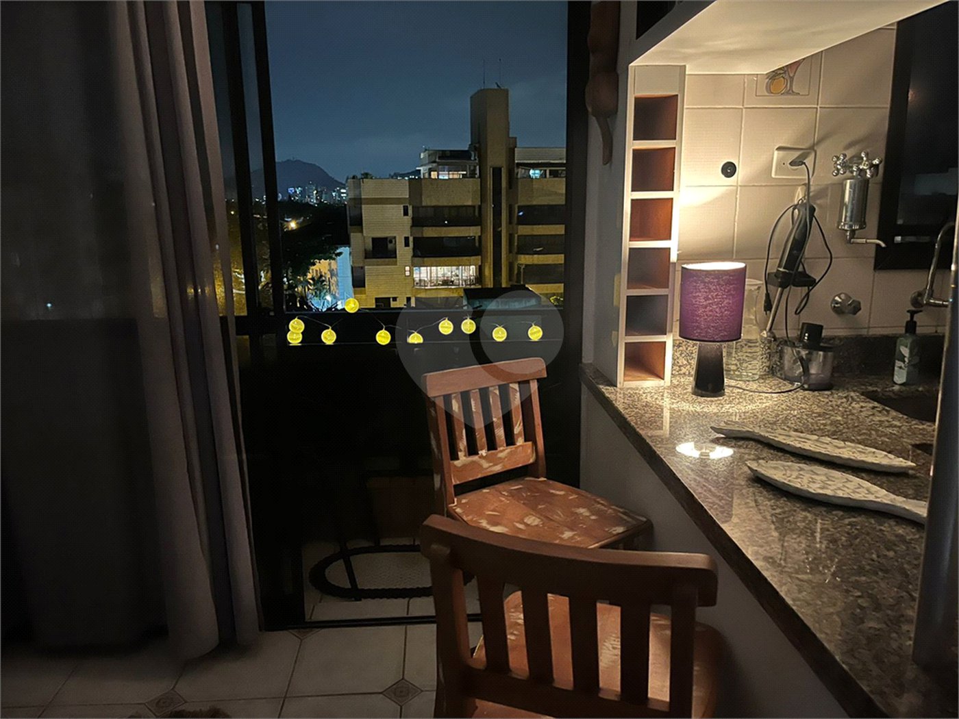 Apartamento à venda com 1 suíte em Enseada, Guarujá, SP