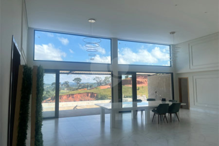Casa à venda com 3 quartos, sendo 2 suítes,  no condomínio Residencial Alto da Floresta, Bom Jesus dos Perdões - SP