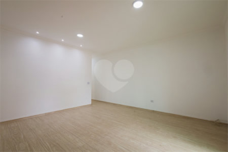 Casa à venda com 3 quartos, sendo 2 suítes, em Jardim Santa Cecília, Guarulhos, SP