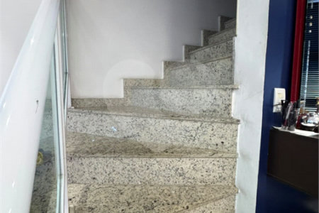 Sobrado à venda com 3 quartos, sendo 1 suíte, em Jardim Popular, São Paulo, SP