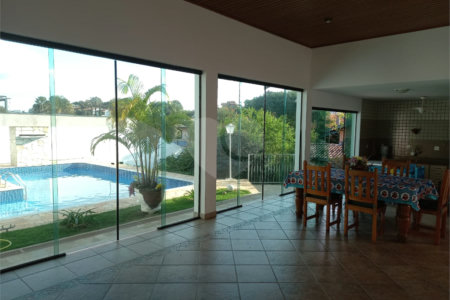Casa à venda com 4 quartos, sendo 1 suíte, no condomínio Vale do Itamaracá, Valinhos - SP