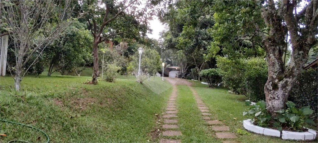 Chácara à venda com 5 quartos, sendo 2 suítes, no Centro, Piracaia, SP